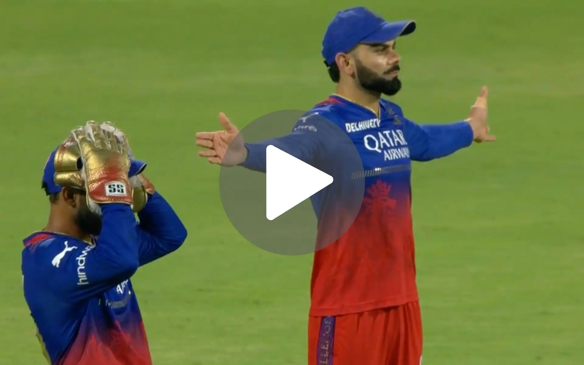 [Watch] Virat Kohli 'Rectifies Umpire's Mistake' For Wide After Karthik's DRS Blunder
